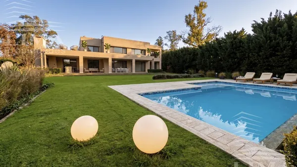 Casa en Kentucky Club de Campo