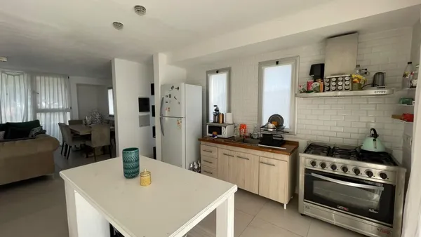 Casa en Casa en Alquiler amoblada, 4 ambientes, con pileta - San Sebastian Area 8