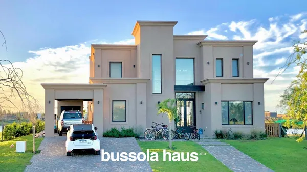 Casa en El Naudir, Escobar