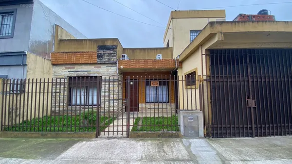 Casa en Bogado al 2200