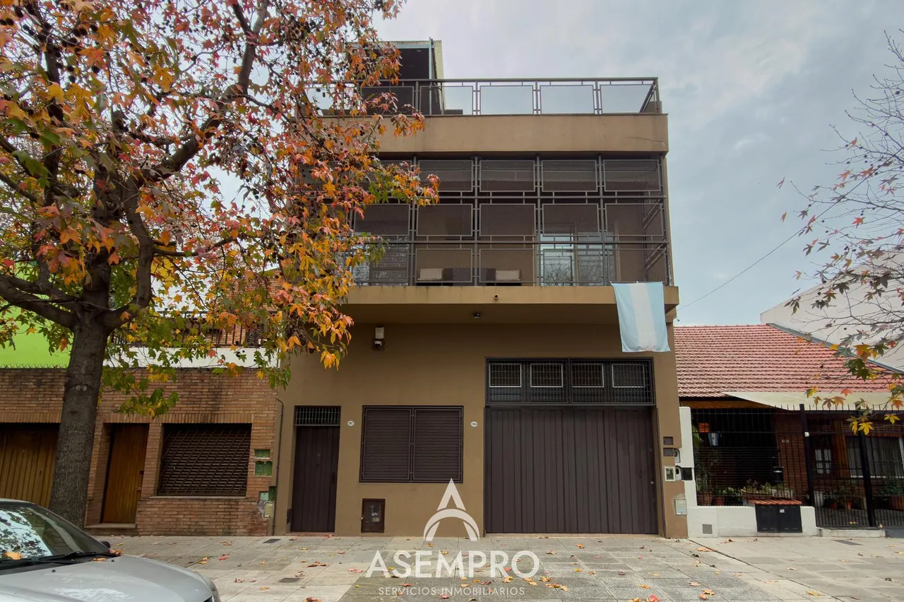 Casa en Emilio Lamarca al 2800