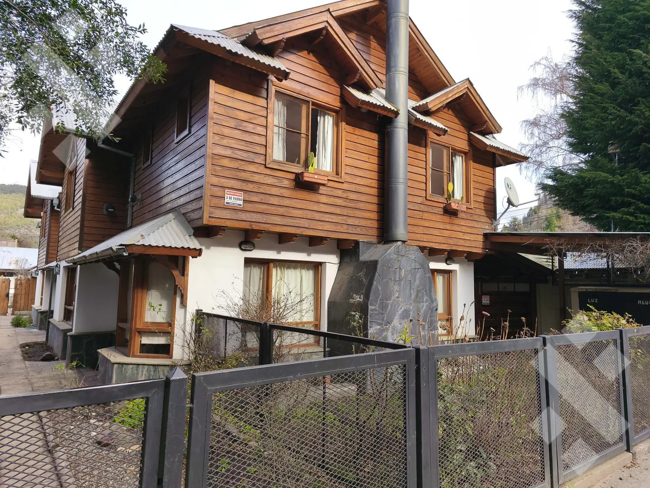 Casa en VENTA CABAÑA 2 DORMITORIOS - CASCO CENTRICO - SAN MARTIN DE LOS ANDES