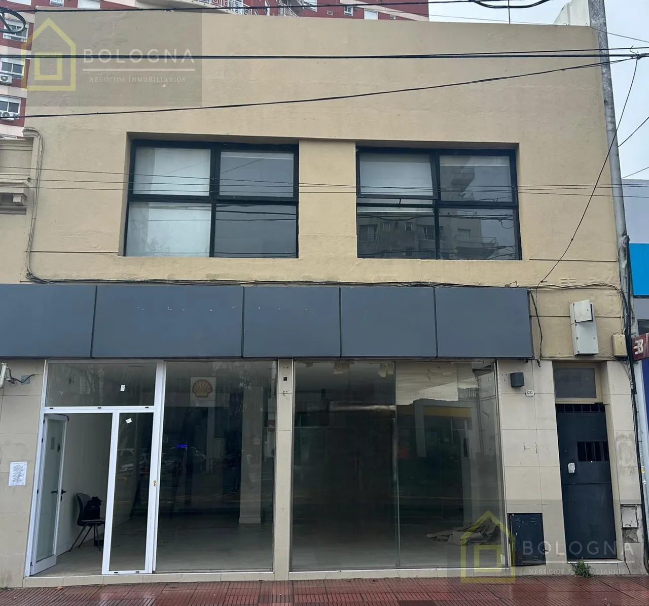 Local Comercial en Av cazón al 1300