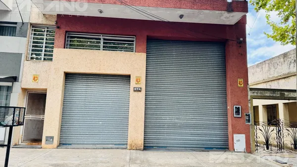 Local Comercial en Pozos al 900