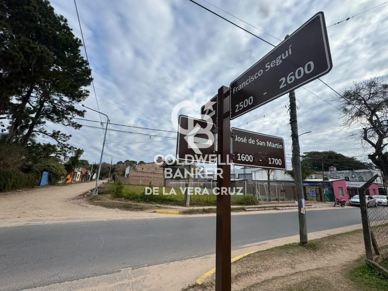 Terreno en San Martin al 1600 Esquina Segui