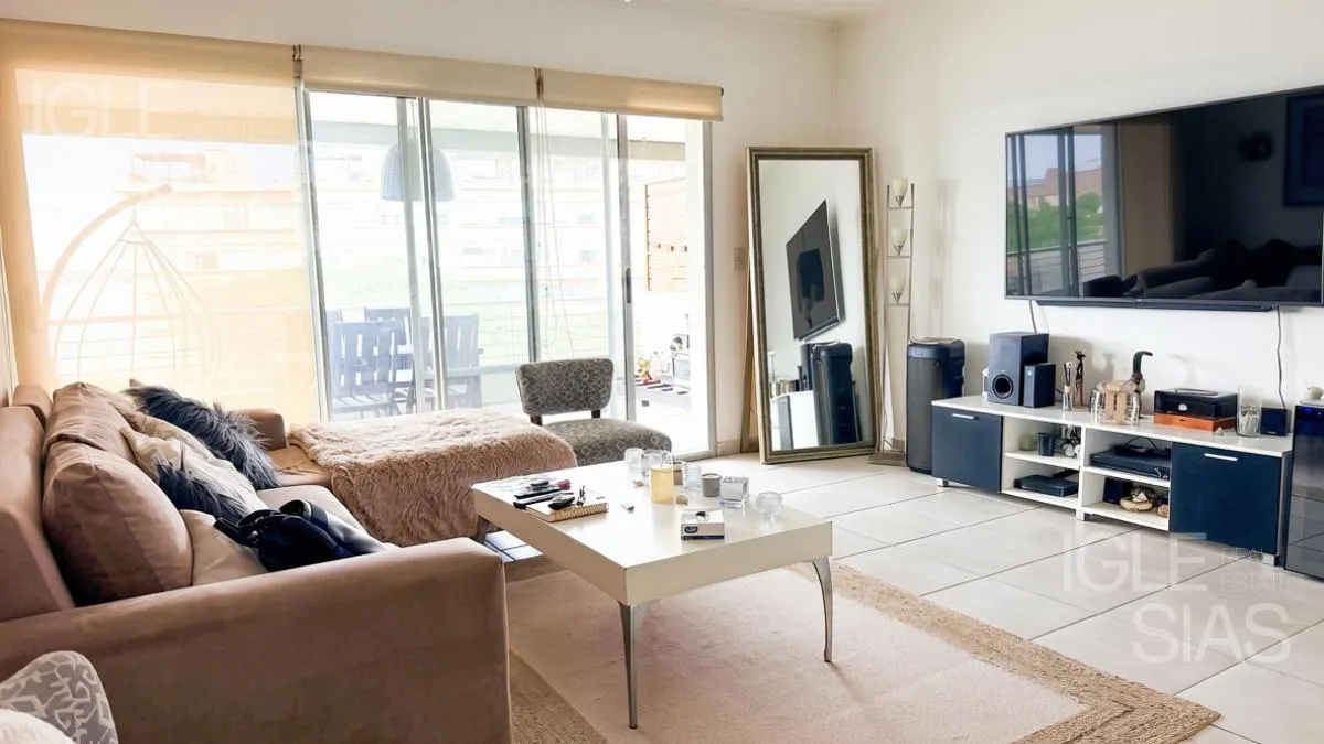 Departamento en Avenida de los lagos al 6500