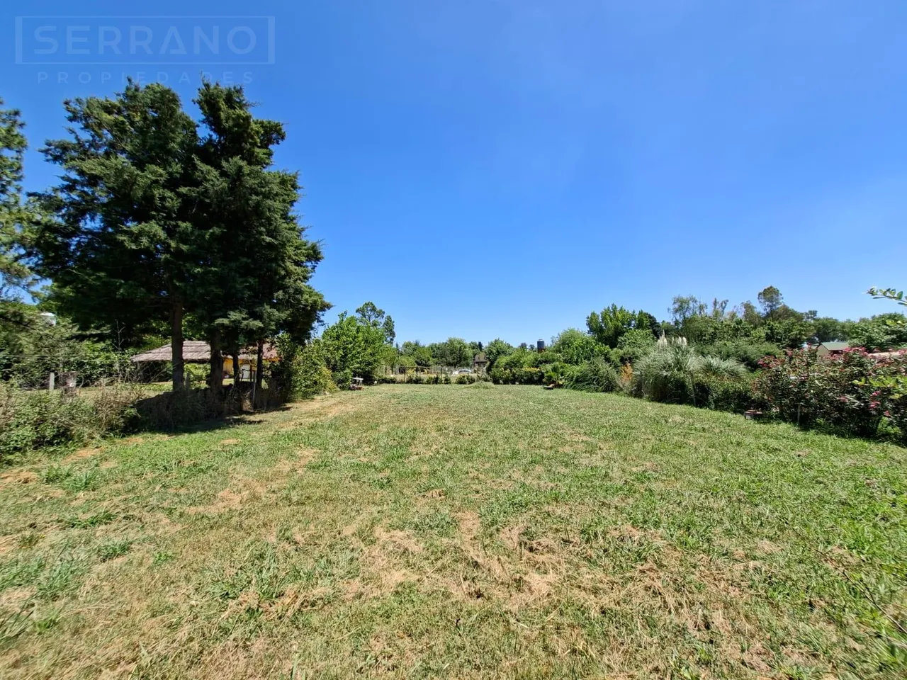 Terreno en SDA. Venta lote de 730 m2 con mejoras en Parque Sakura, Exaltacion de la Cruz