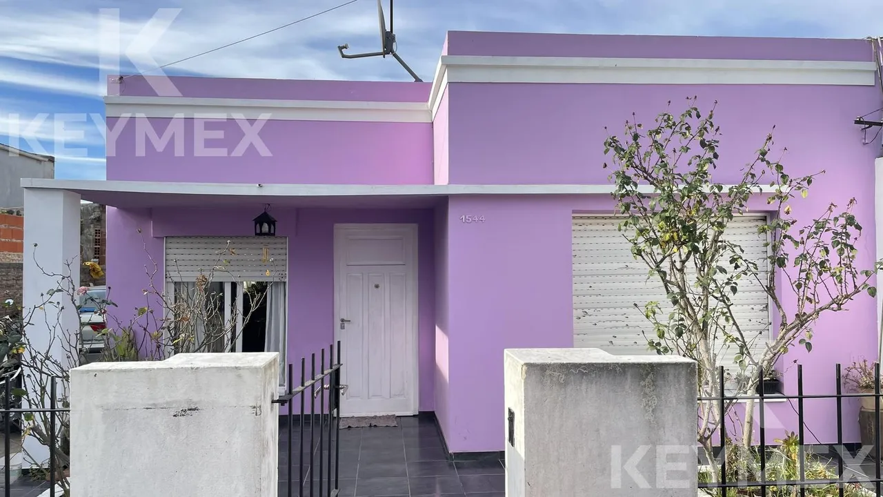 Casa en 152bis 63 y 64