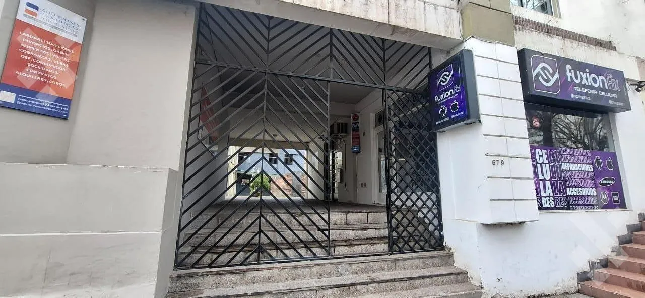 Oficina en Santa Fe al 600