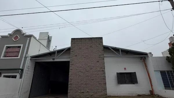Galpon en Cortes y Fernandez al 200 barrio Uritorco