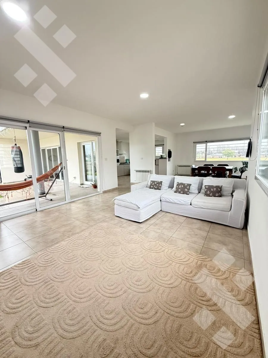 Casa en Granate al 2200