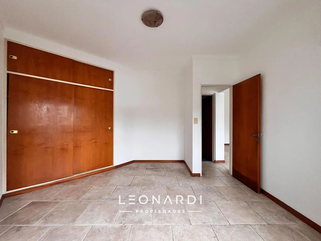 Departamento en Av. 25 de Mayo 393, 2ºB + cochera