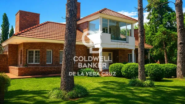 Casa en Casa en Club de Campo el Paso sobre Boulevard frente al Golf