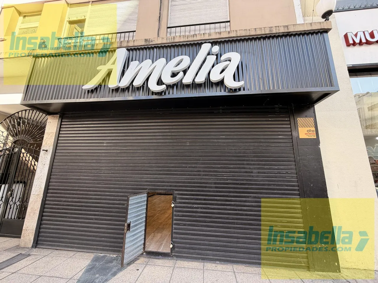 Local Comercial en Rivadavia 2450 entre Santa Fe y Santiago del Estero