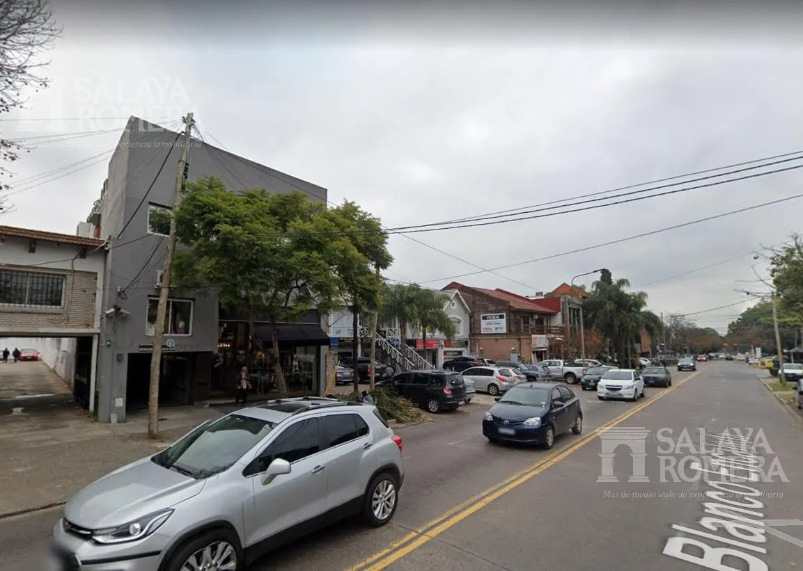 Oficina en Av. Blanco Encalada y Av. Márquez