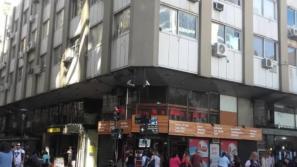Oficina en Suipacha al 200