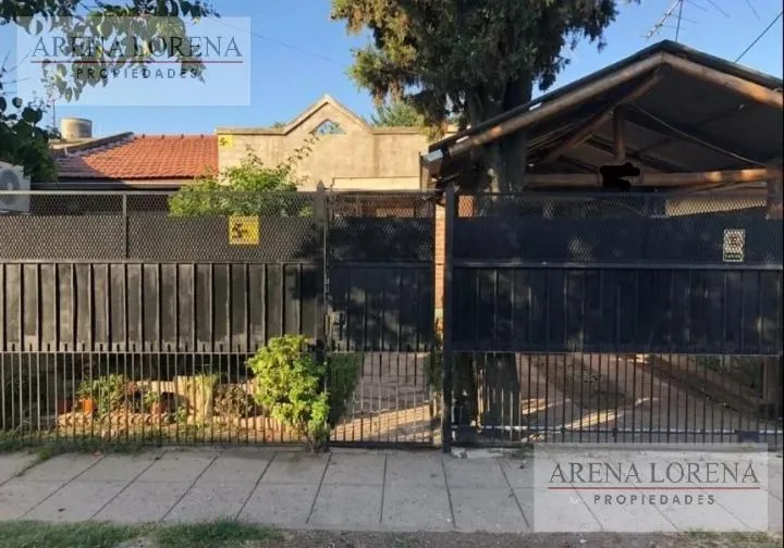 Casa en Maximo Aguirre al 3800