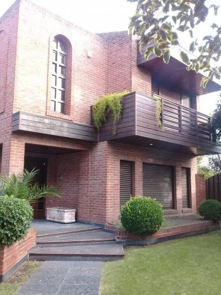 Casa en LOPEZ DE GOMARA 4600