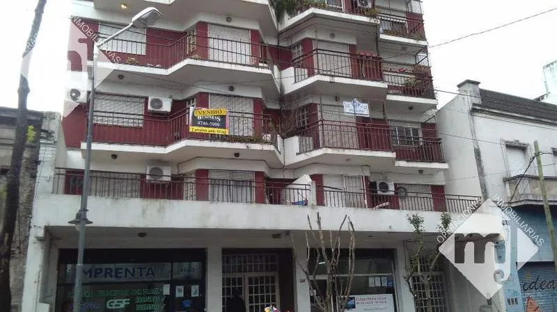 Departamento en Avda Peron 1656 1d