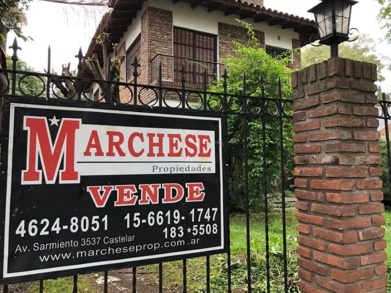 Casa en Richieri 1400