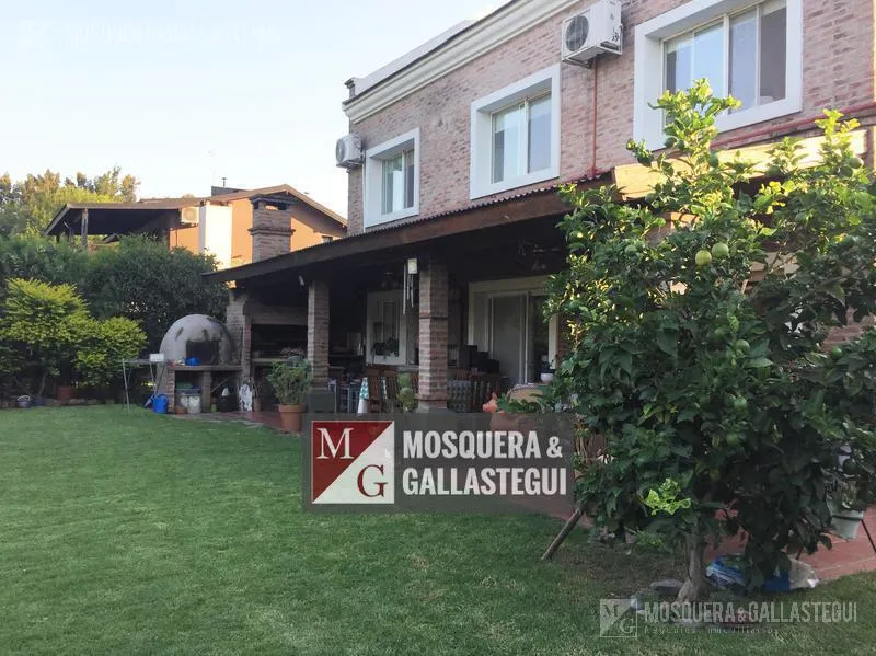 Casa en Los Abedules