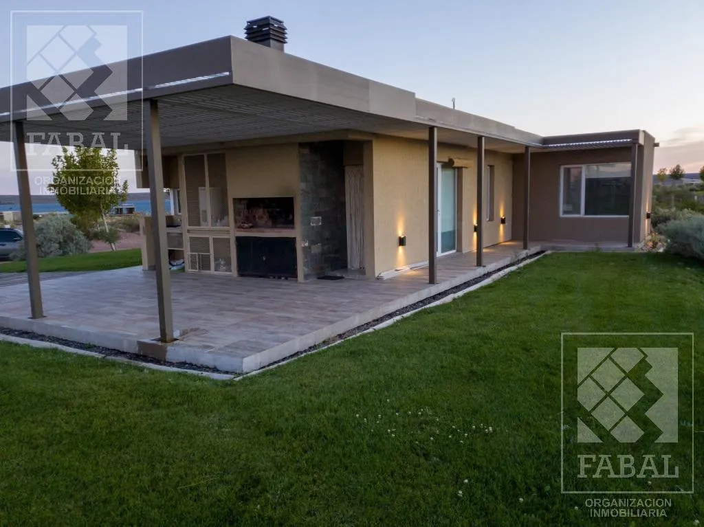 Casa en La Península - Lago Mari Menuco