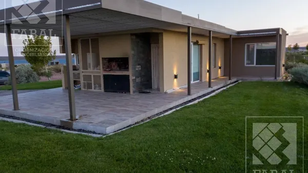 Casa en La Península - Lago Mari Menuco