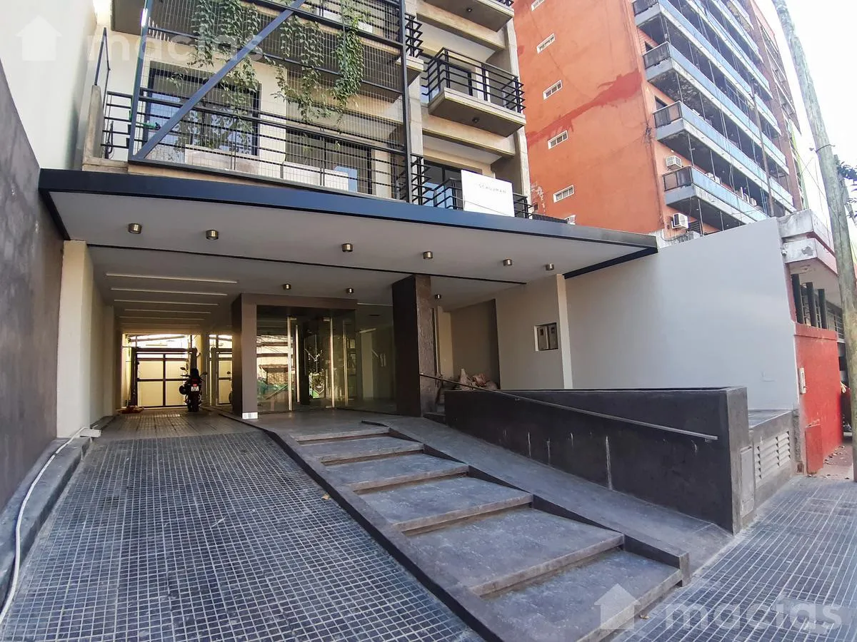 Departamento en Bolivar al 800