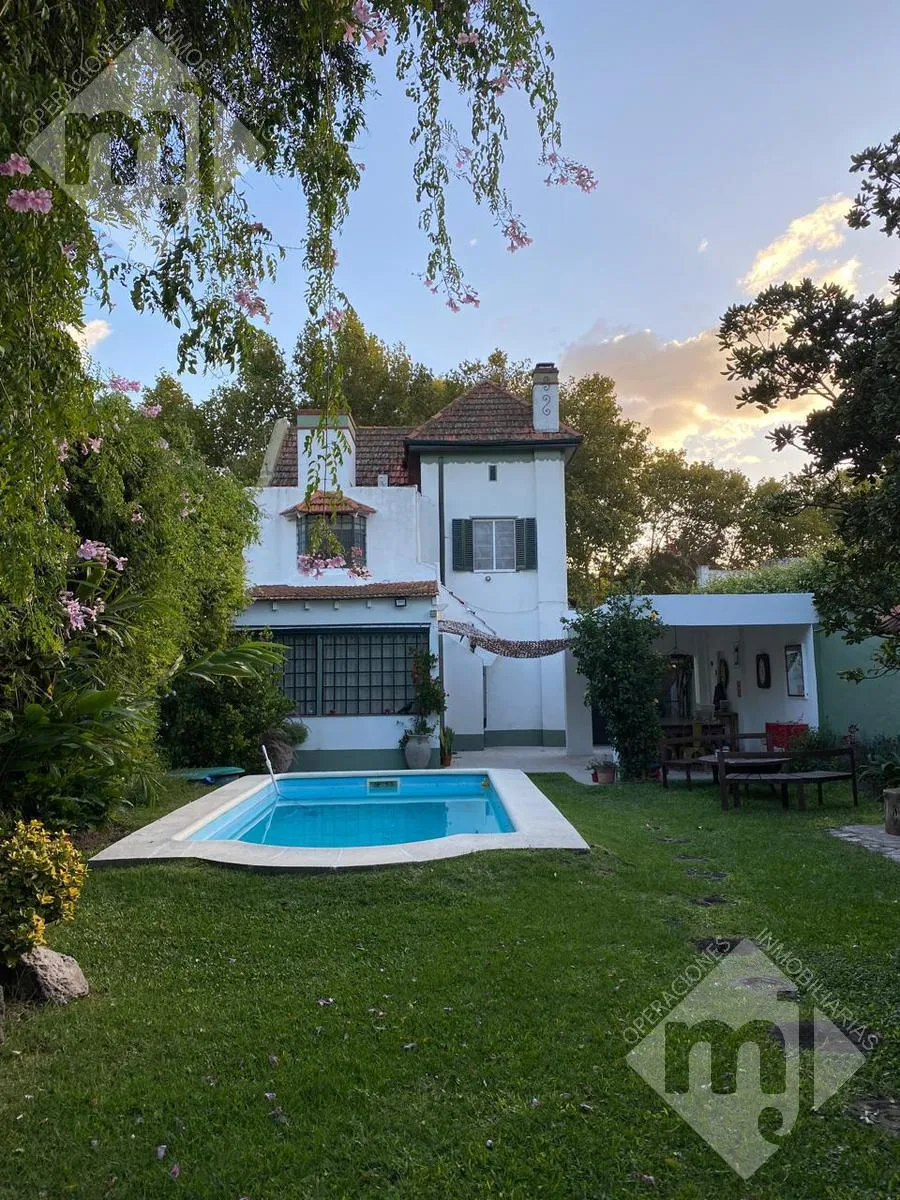 Casa en Belgrano al 2500