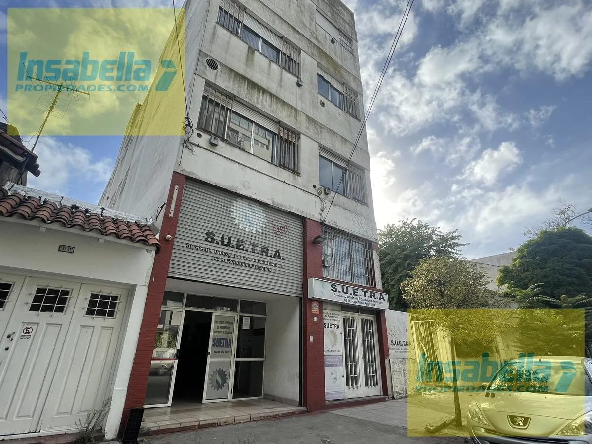 Local Comercial en Bolivar 3753 entre Dorrego y 14 de Julio