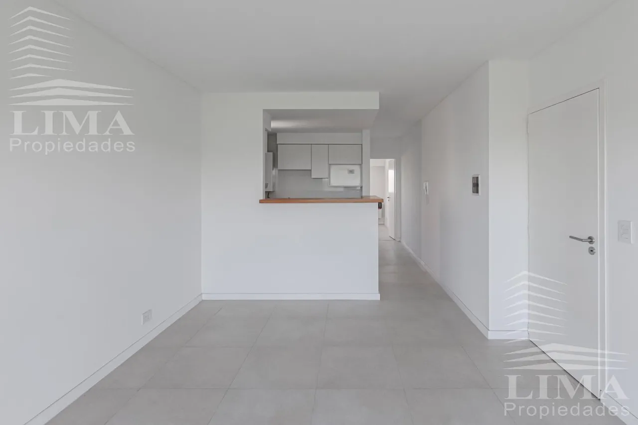 Departamento en Av. Pellegrini 2600 1 dormitorio c/patio