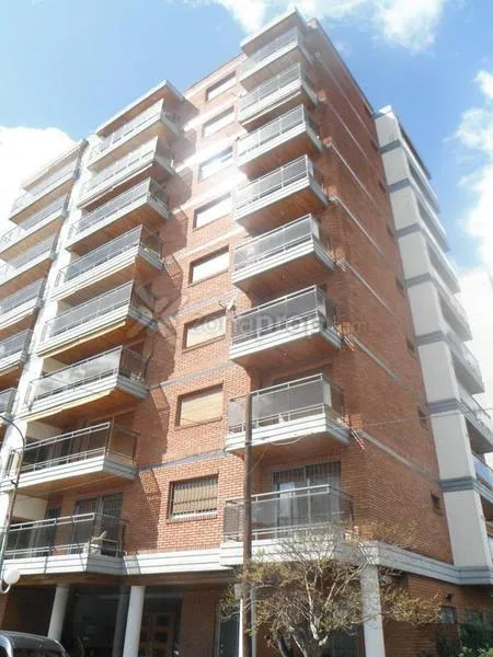 Departamento en Campana 800