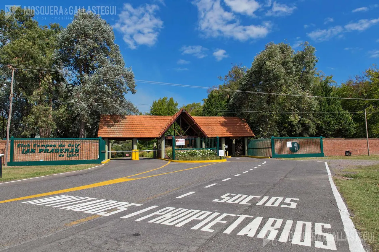 Terreno en Las Praderas de Lujan al 700