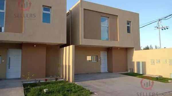 Casa en Venta - Duplex 3 Dormitorios - Neuquén capital
