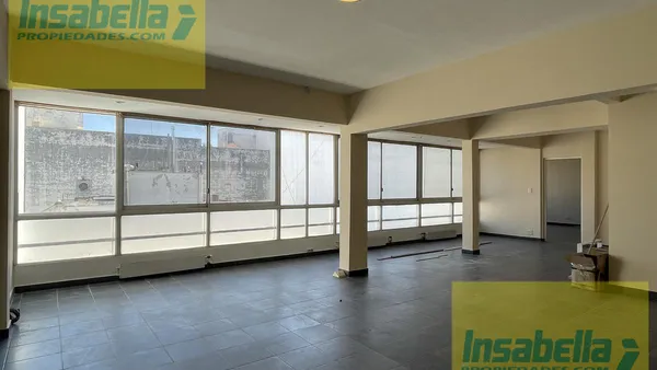 Oficina en Rivadavia al 2333 / 7mo Piso a la calle