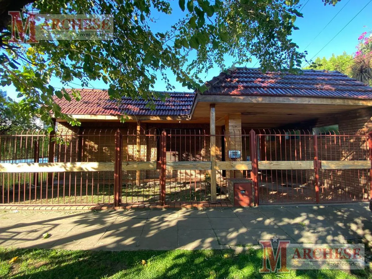 Casa en Concejal Sequeira al 2400
