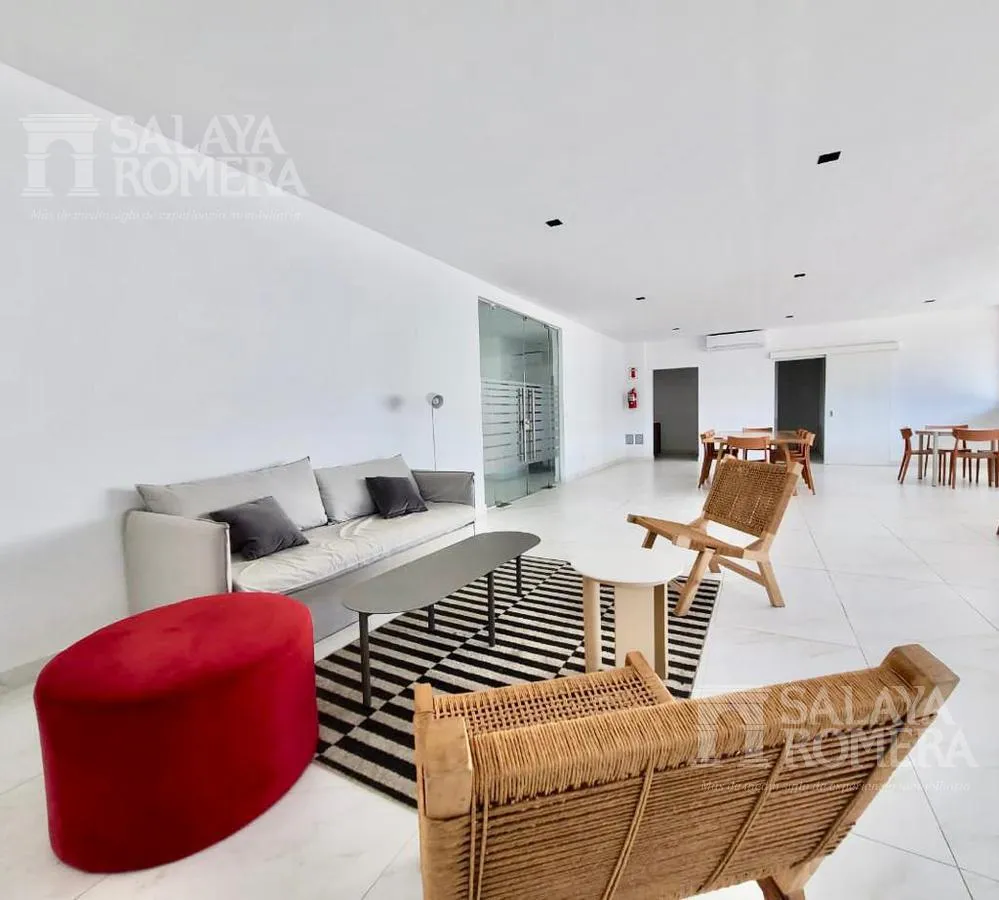 Departamento en Cazon al 600
