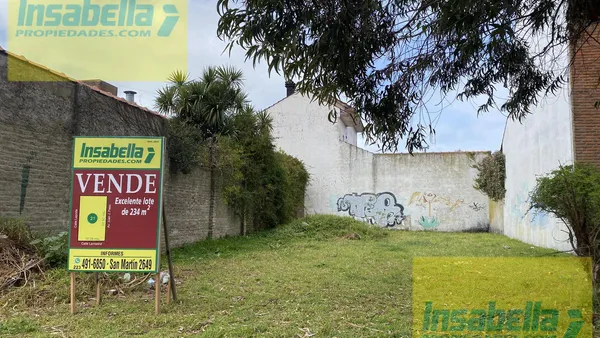 Terreno en Lamadrid al 4122, entre Laprida y Av. Paso