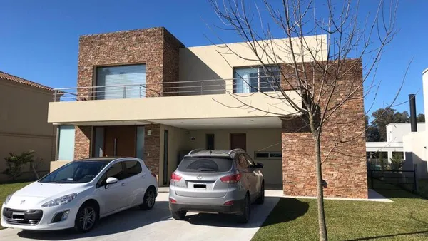 Casa en Barrio Privado Weston
